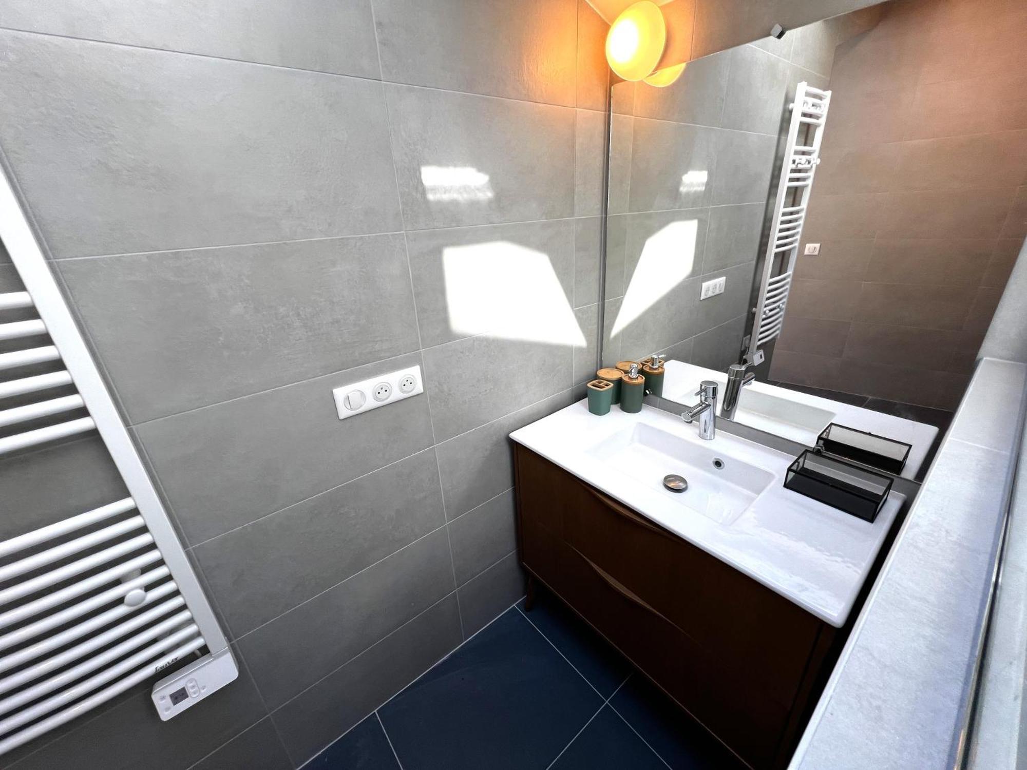 Apollinaire - Luxury Loft - Heart Of Montparnasse Apartment ปารีส ภายนอก รูปภาพ